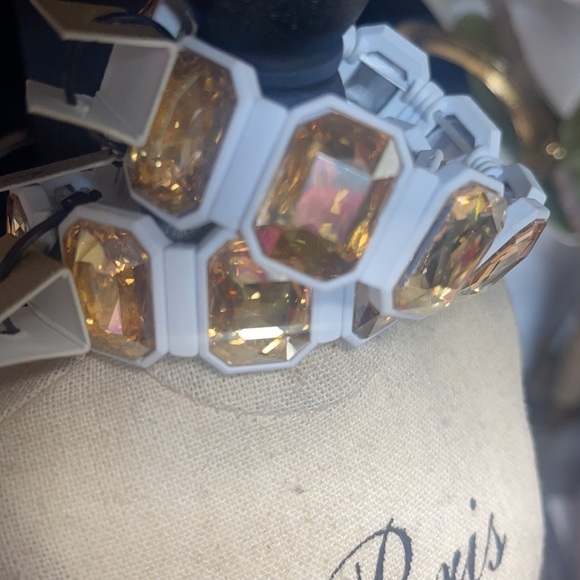 Natasha 🤍 🤍 Square Box Bracelet - Picture 4 of 7